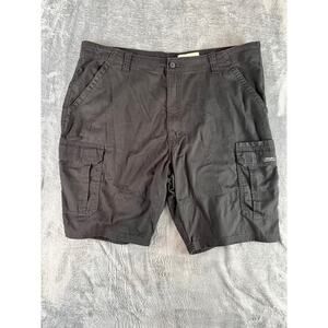 Men’s Black Wrangler Relaxed Fit Cargo Shorts Size 42 Excellent Condition